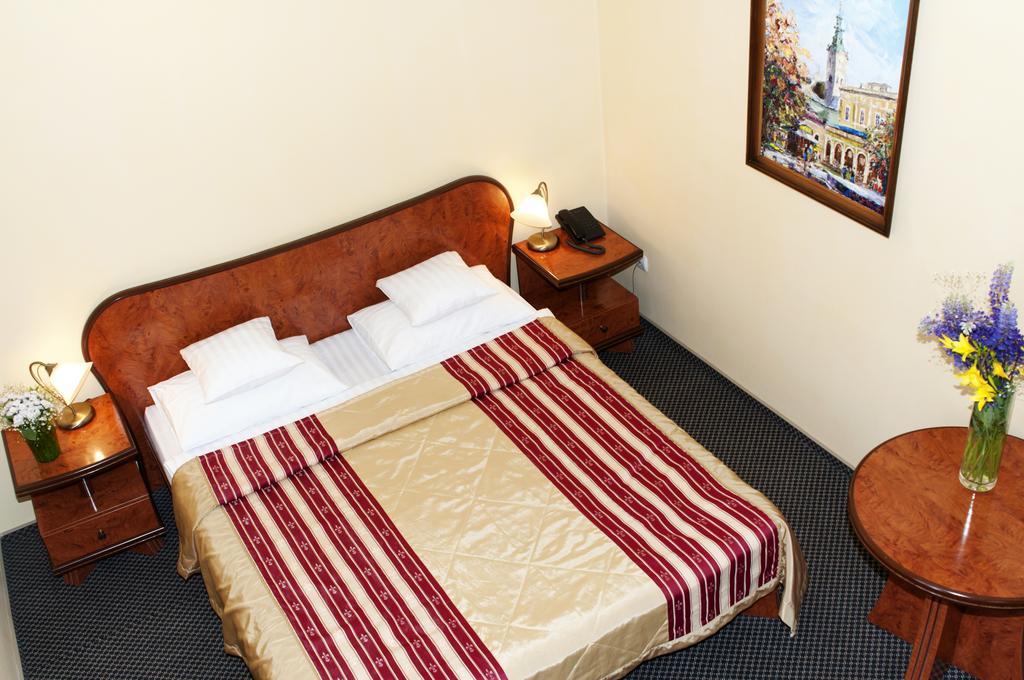 Wien Hotel リヴィウ エクステリア 写真